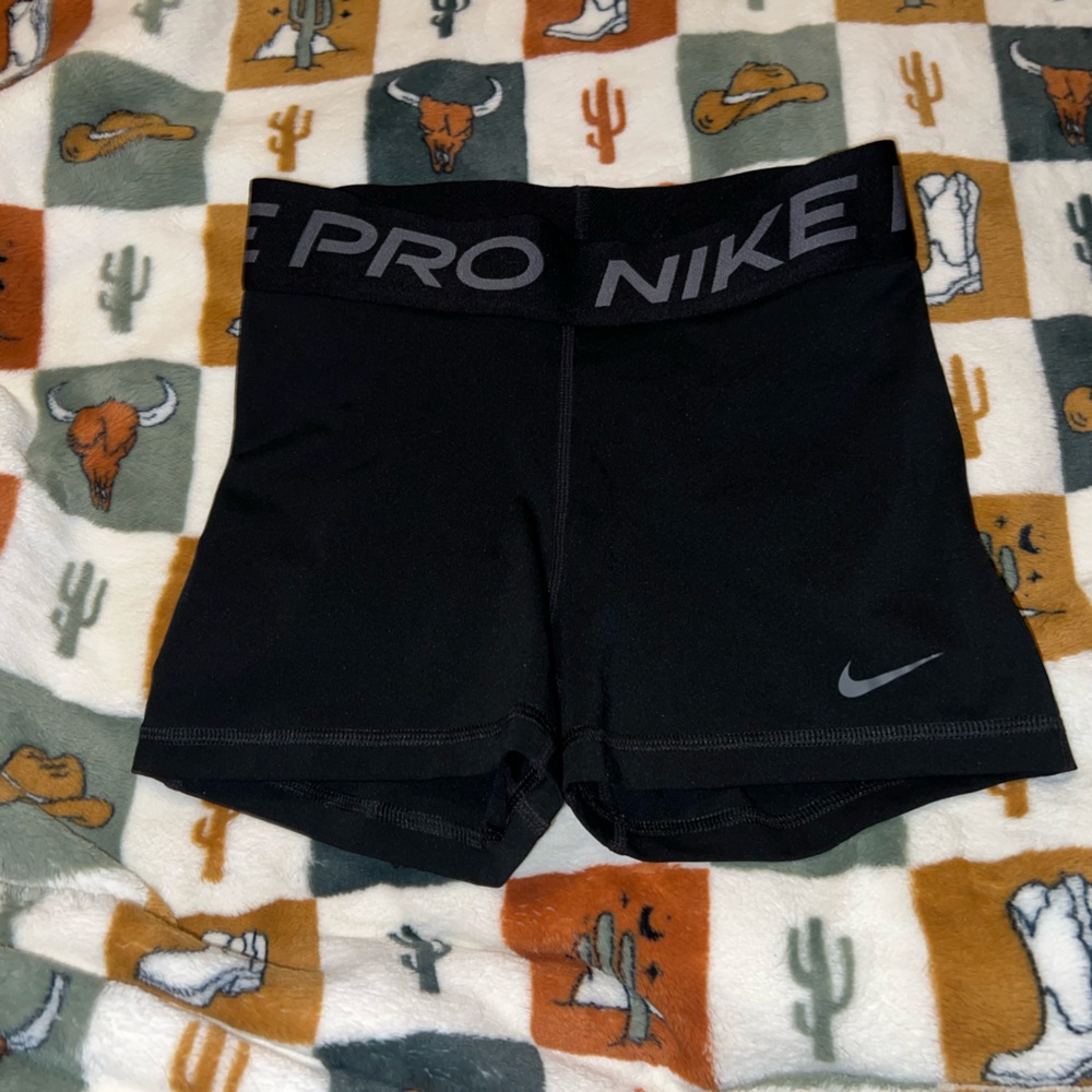 Black nike pros